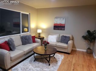 2121 Sherwood Ln, Pueblo, CO 81005