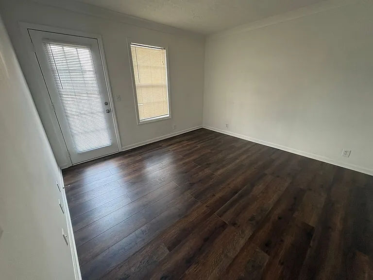 2325 Elliston Pl — Photo 13