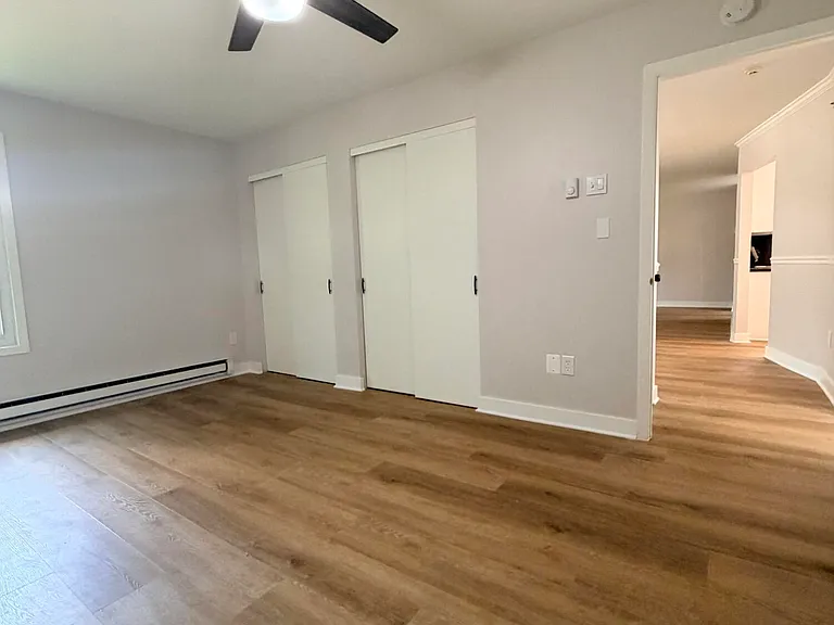 147 Amberly Dr #H — Photo 8