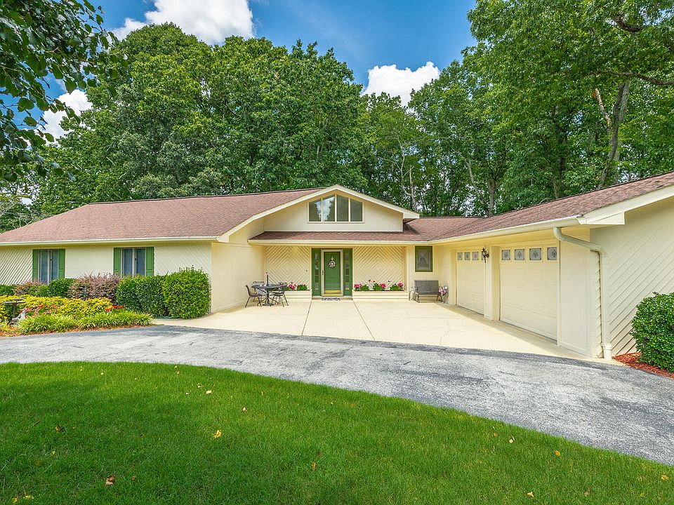 1st image of 6422 Lake Shadows Cir