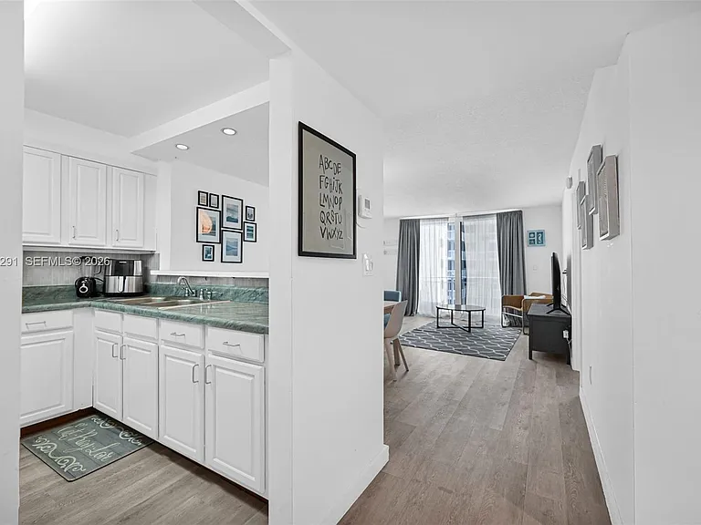 345 Ocean Dr #623 — Photo 28