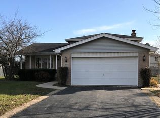 30 Joyce Ct, Crete, IL 60417