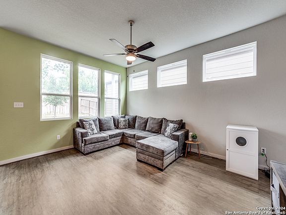 5th image of 14838 MAVERICK AVE