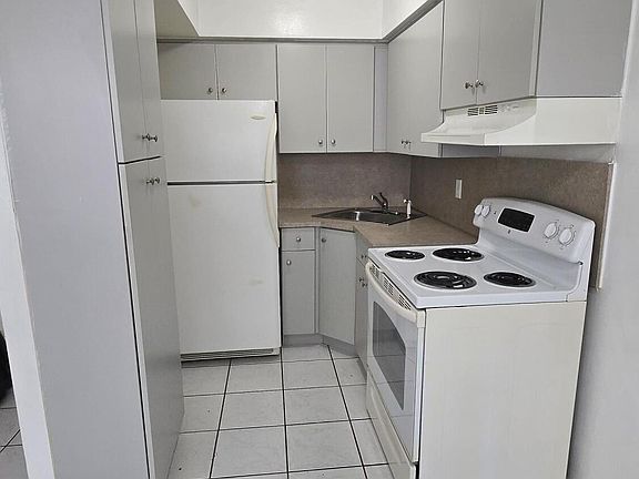 4th image of 2501 Pierce St APT 15