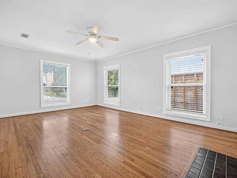 2406 Southgate Blvd — Photo 6