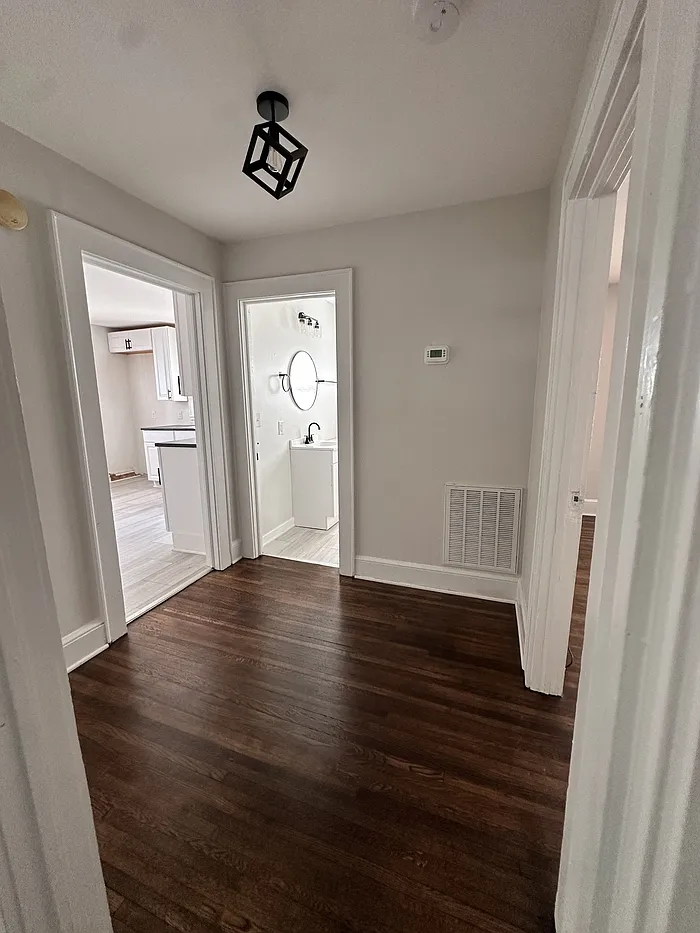 2 bed, 1.0 bath, 900 sqft, $1,400 — Photo 4