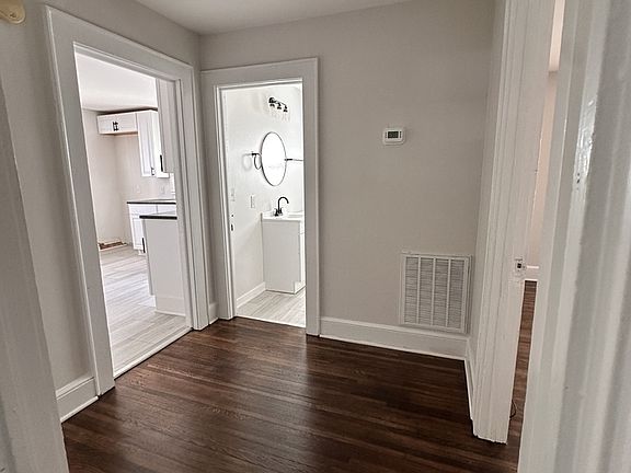 4th image of 511 Benton St