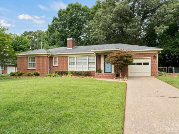 110 Edgewood Ave, Morganton, NC 28655