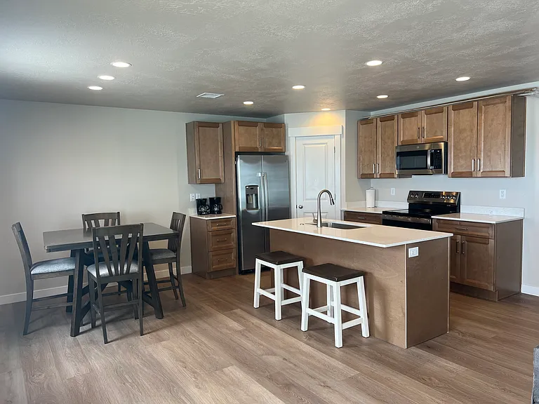 407 Slavens Way — Photo 3