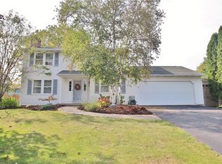 8109 Balsamwood Ln, Liverpool, NY 13090