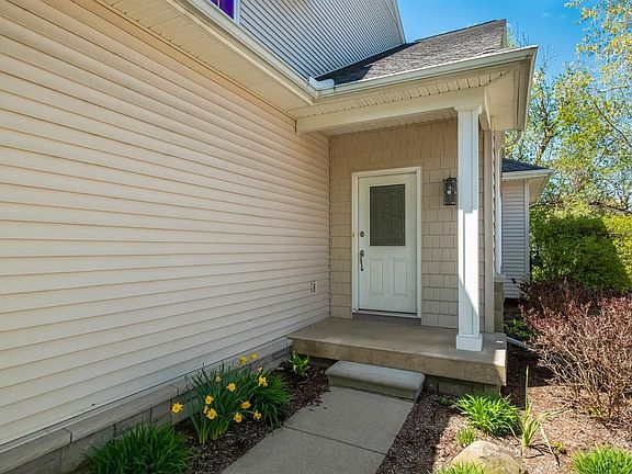 2nd image of 2088 Liberty Hts
