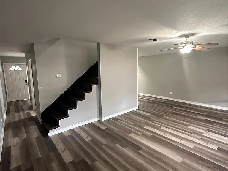 2327 Briarwest Blvd — Photo 4