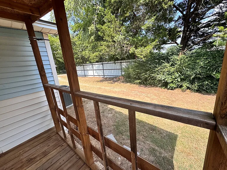 306 Dover Dr — Photo 10