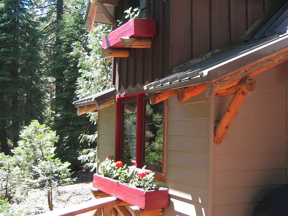 2nd image of 2585 Finch Ln