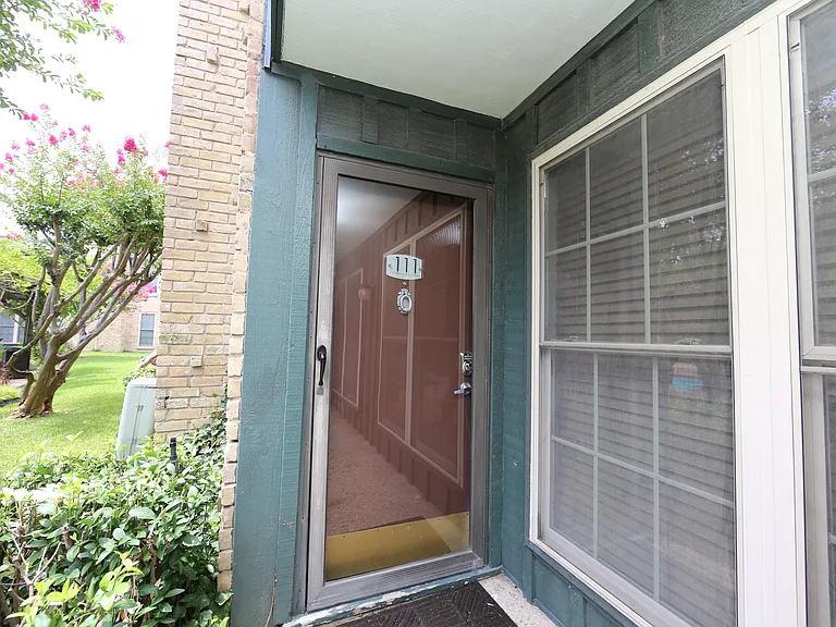 7727 Meadow Park Dr #111 — Photo 10