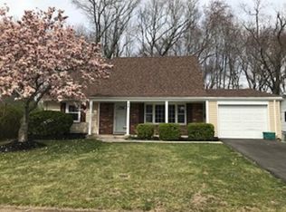12 Executive Ln, Willingboro, NJ 08046