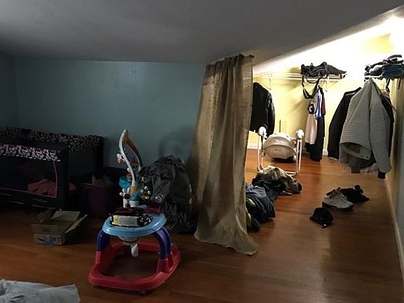 4th image of 1495 Park Ave