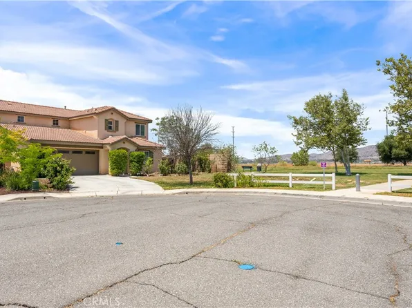 27071 Red Rock Ct, Menifee, CA 92585