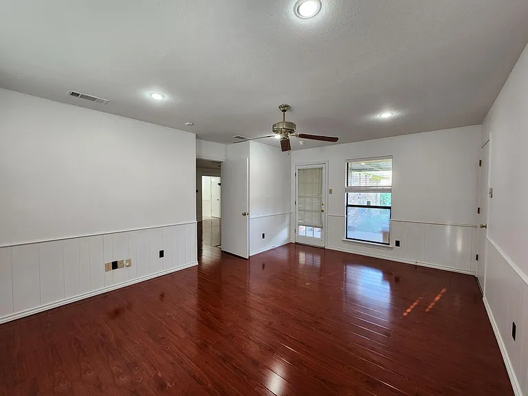 1526 Silverleaf Dr — Photo 21