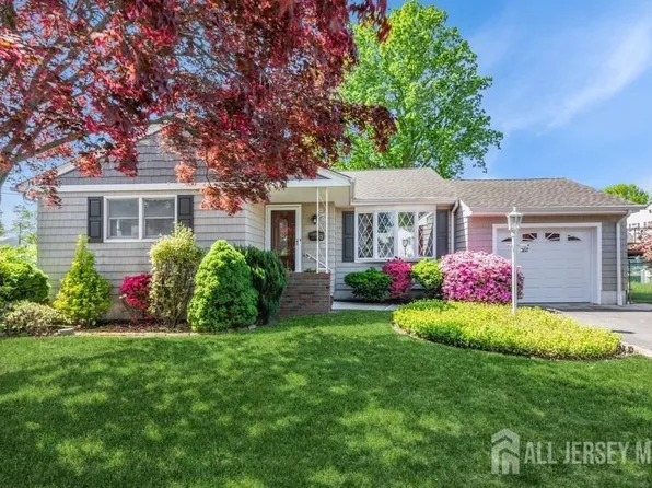 268 E Iselin Pkwy, Iselin, NJ 08830