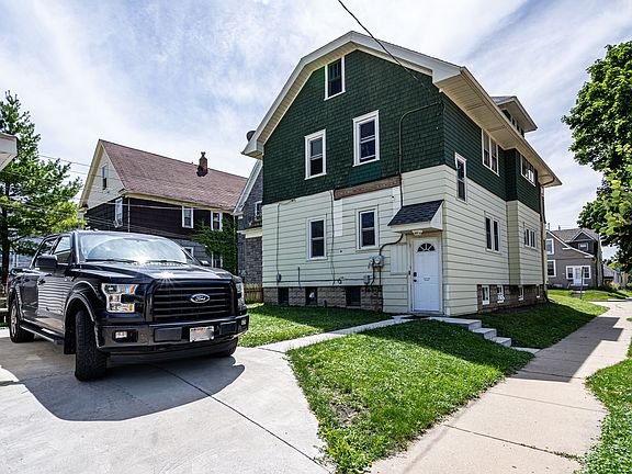 3rd image of 1300 S 72nd St #1300