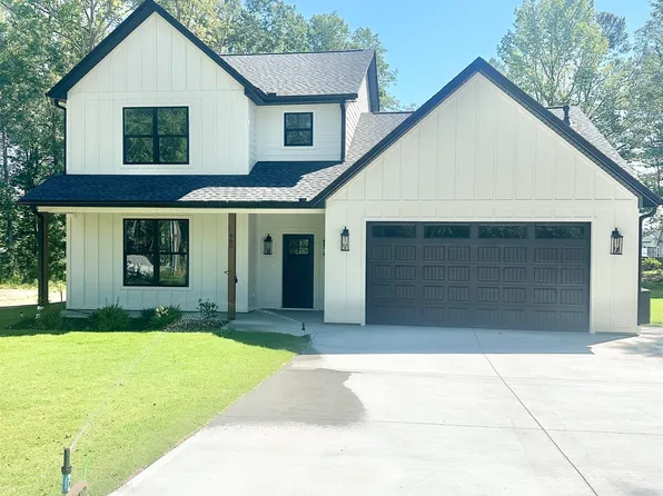 960 Goodjoin Rd, Campobello, SC 29322