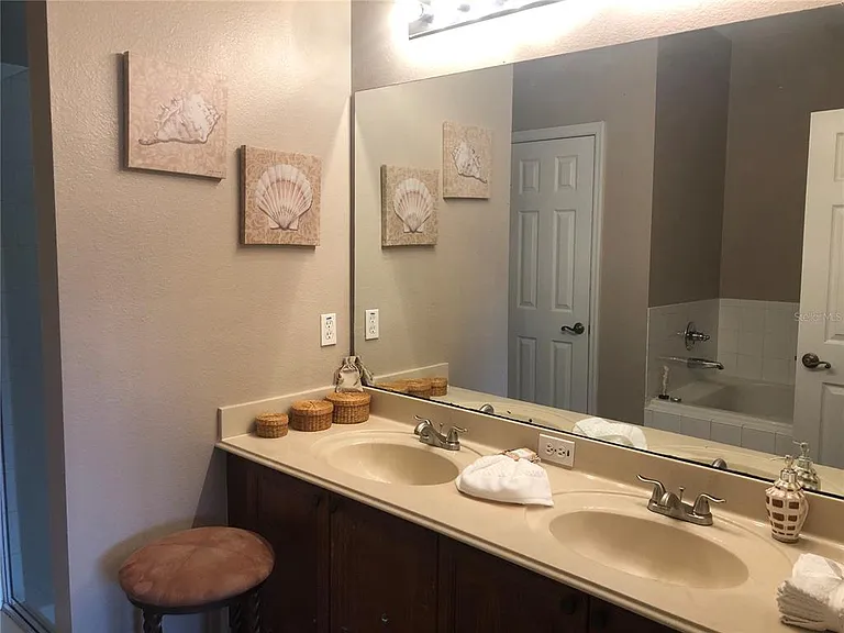 656 Pinebranch Cir — Photo 19