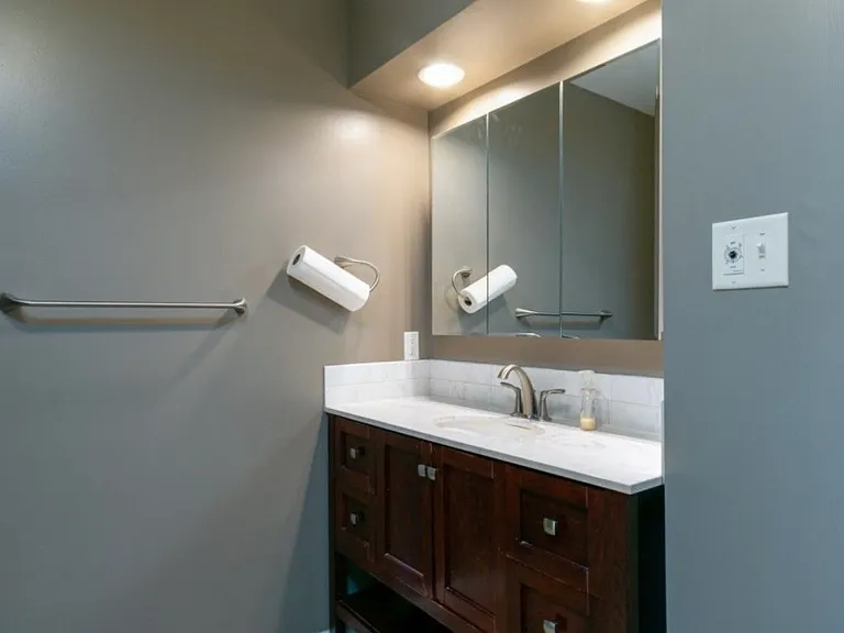 721 Midland Ave — Photo 5