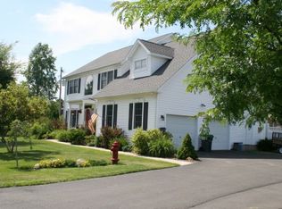 3 Reynolds Rd, Kinderhook, NY 12106