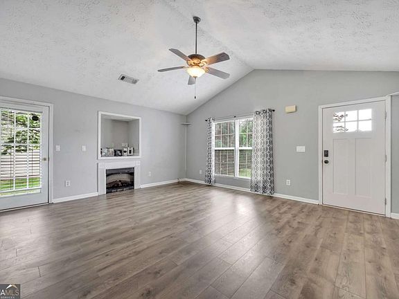 5th image of 572 Clydes Way