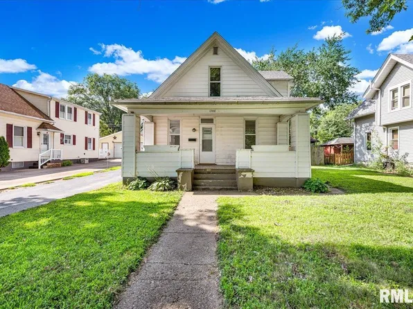 1308 Caroline St, Pekin, IL 61554