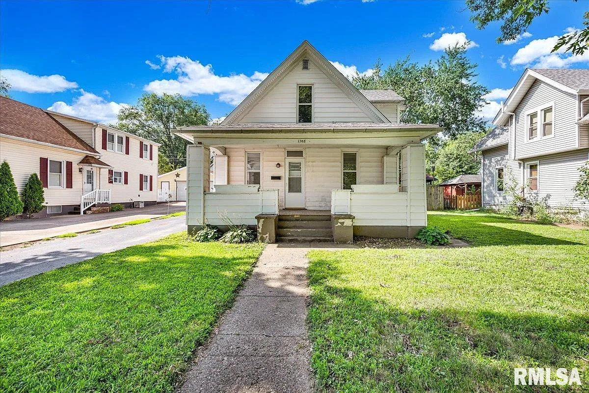 1308 Caroline St photo 1