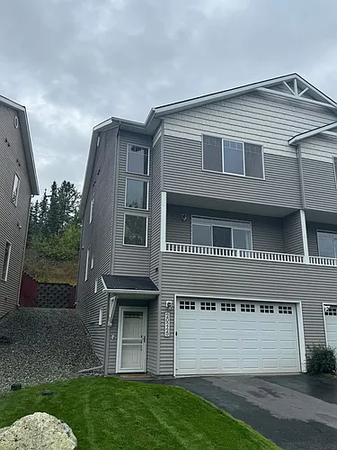 20245 Riverside Dr Photo 1