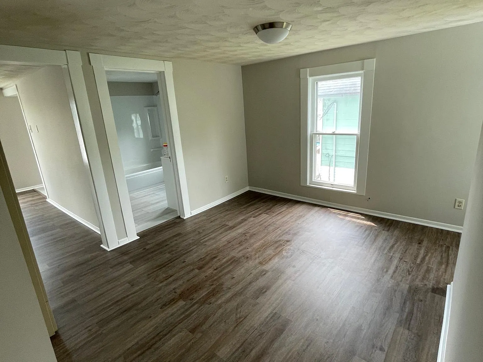 264 1/2 Woods Ave — Photo 2