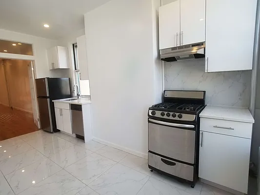 Rented by Compass | media 20