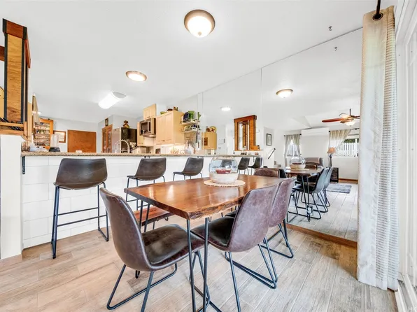 94-824 Lumiauau St APT Aa104, Waipahu, HI 96797