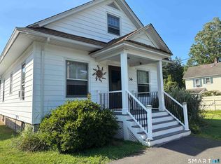 36 Sugar St, Newtown, CT 06470