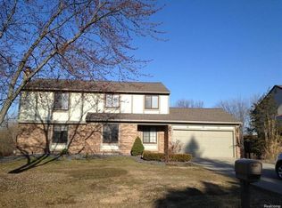 30333 Stratford Ct, Farmington Hills, MI 48331