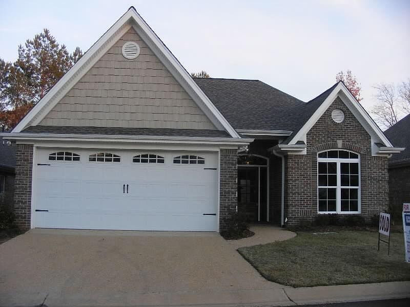 1st image of 409 Suzanne Ave