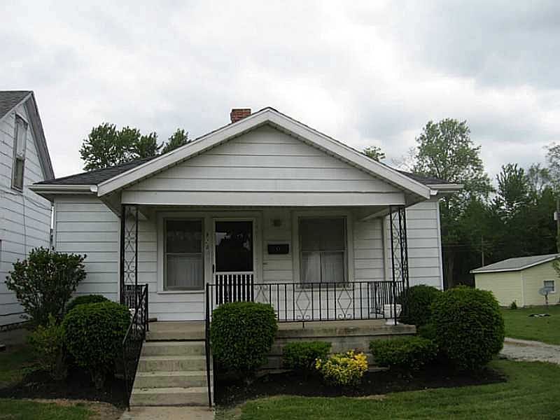 1st image of 820 Lynn St