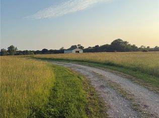 15820 Short Ln, Smithville, MO 64089