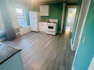 89 4th St APT 3, Manchester, NH 03102