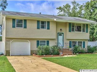 943 Raleigh Dr, Toms River, NJ
