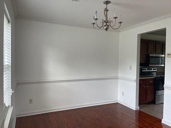 5th image of 478 Tipton Lake Cir W