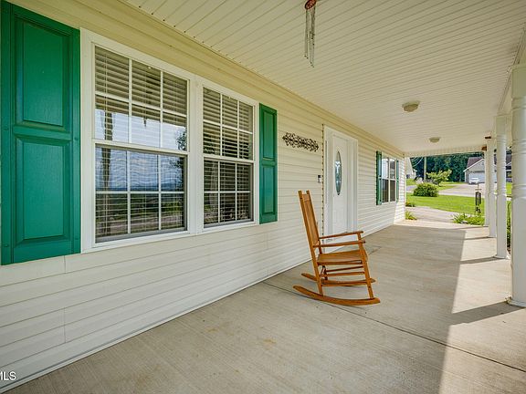 4th image of 69 Manor Ln