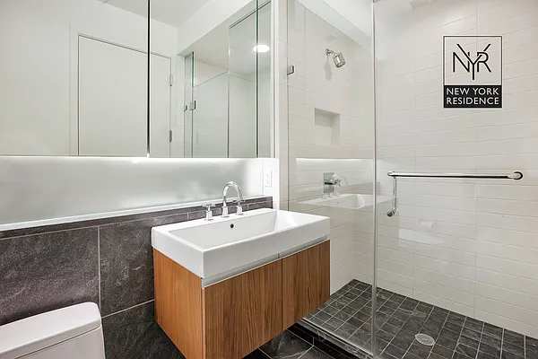 Sold by New York Residence | media 10