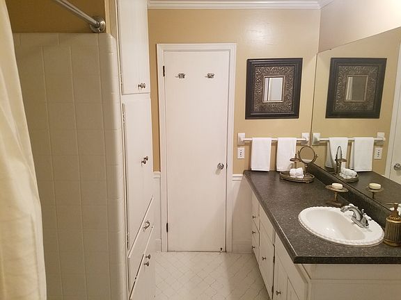 5th image of 410 Bellehurst Dr
