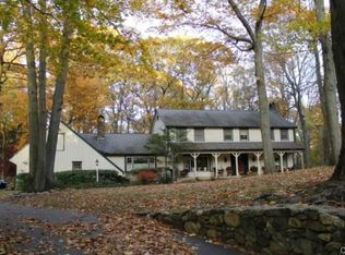 10 Copper Kettle Rd, Trumbull, CT 06611