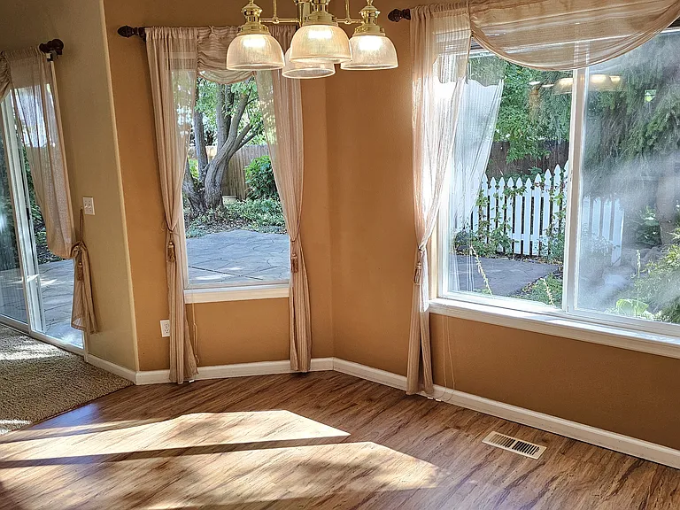 1230 N Hiltonhead Way — Photo 10