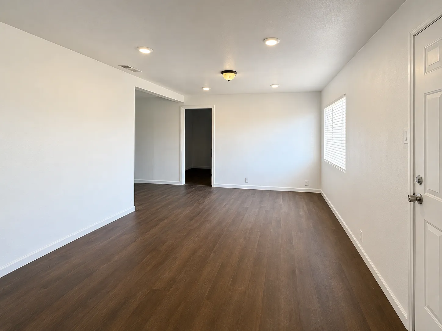 3 bed, 1400 sqft, $1,800 — Photo 3